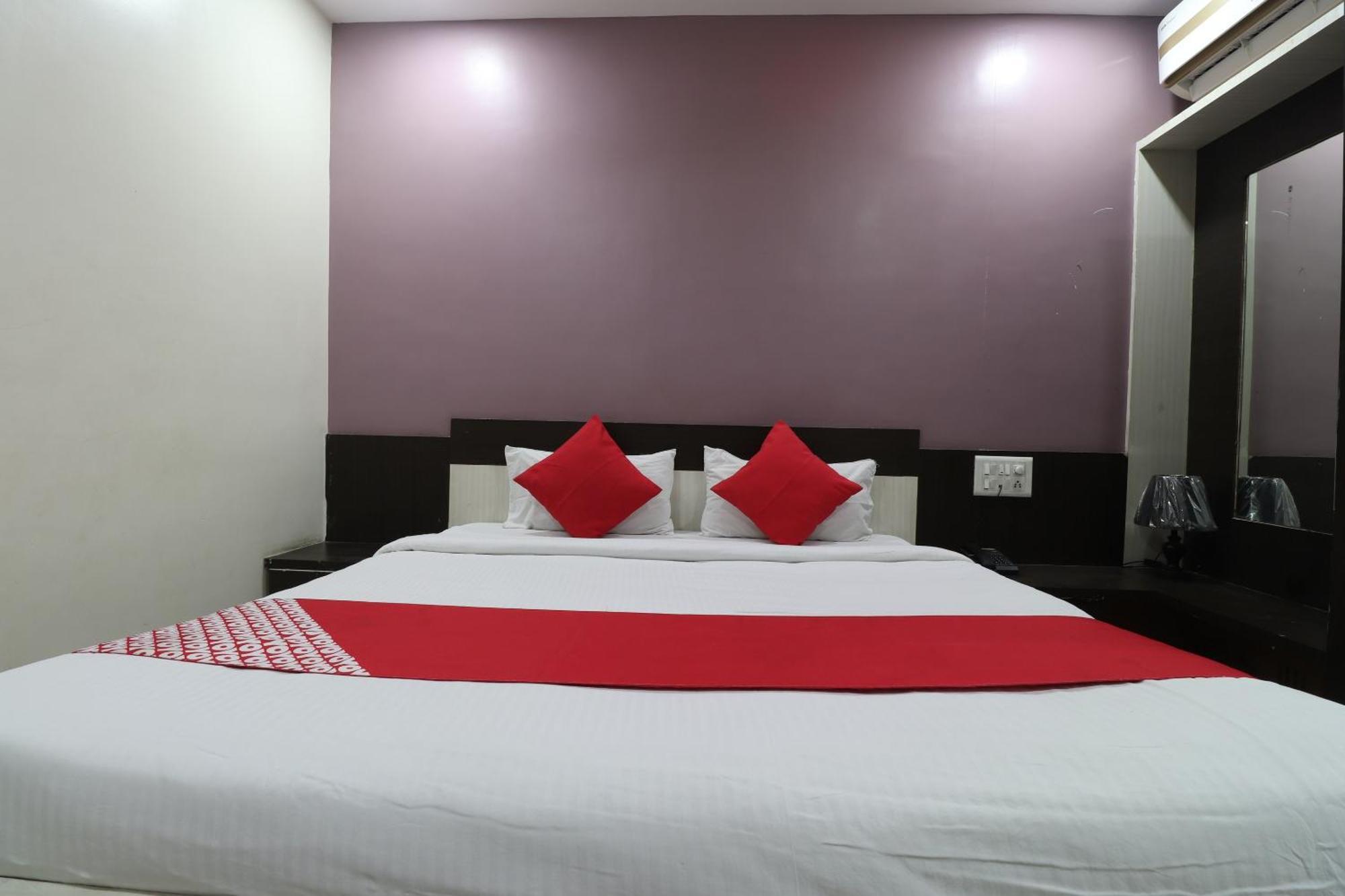 Hotel O Shri Sai Niwara Lodge Dhule Εξωτερικό φωτογραφία